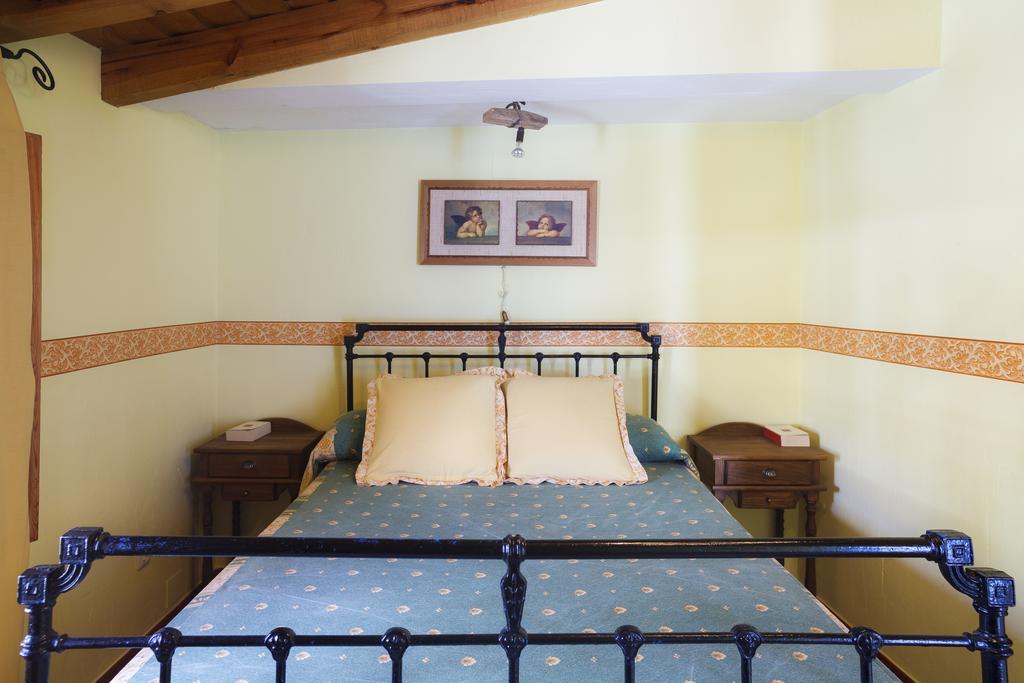 La Casa Del Tio Venancio Pensjonat Caracenilla Pokój zdjęcie